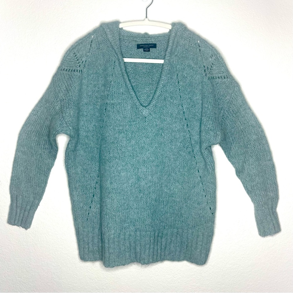 AMERICAN EAGLE soft V-neck hooded sweater loose fit and so comfy